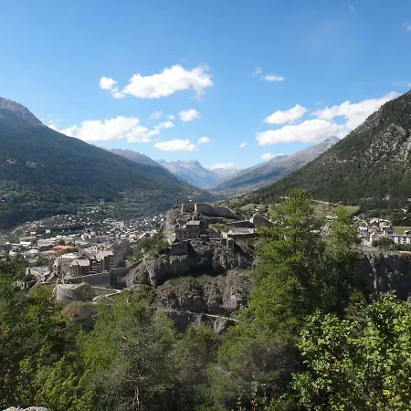 Ecrin De La Salcette Nyaraló Saint-Martin-de-Queyrières